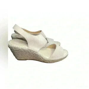 Andre Assous Tan Wedge Espadrille Sandals Size 40 leather in excellent condition